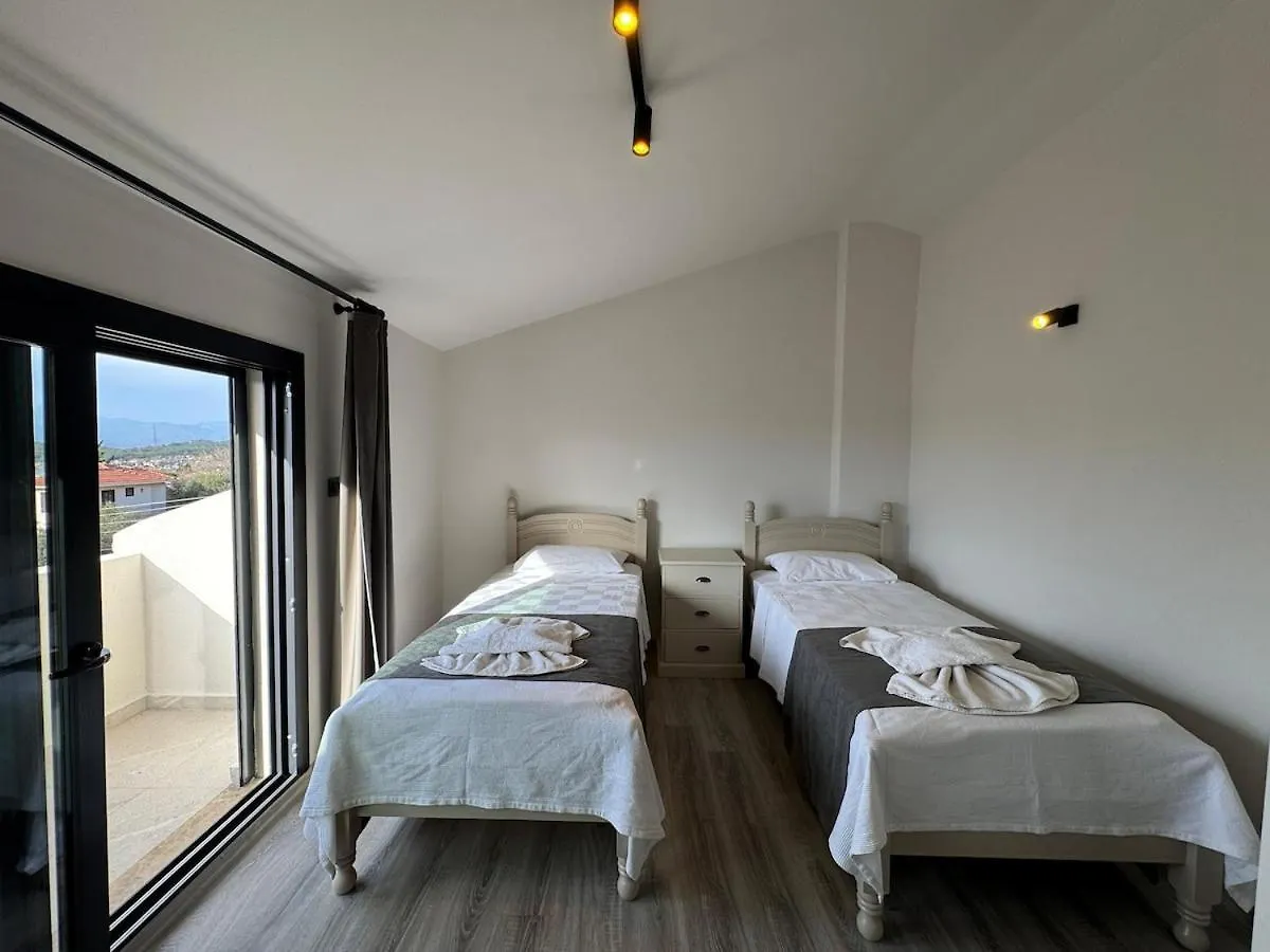 White Deluxe Villa فتحية