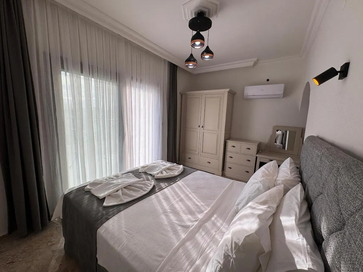 White Deluxe Villa فتحية 0*,