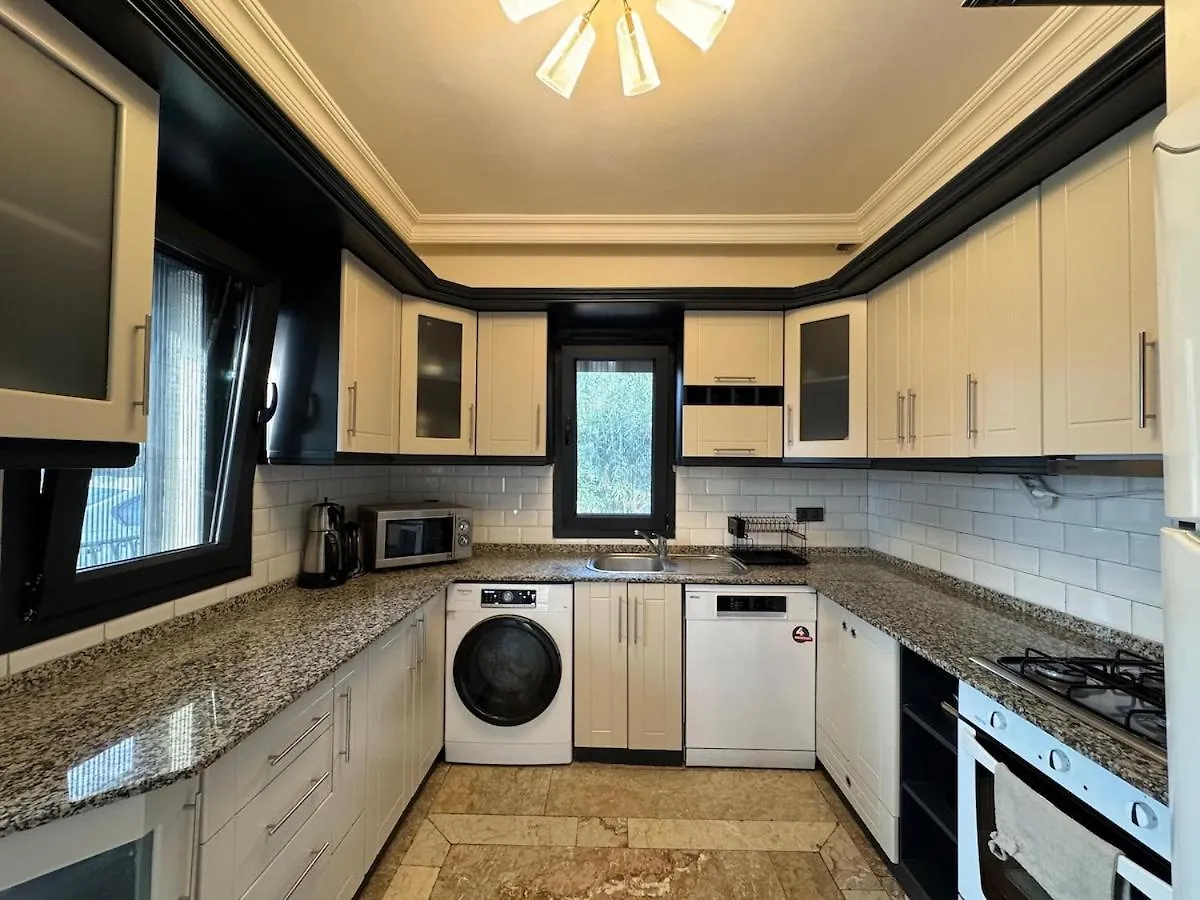 White Deluxe Villa فتحية