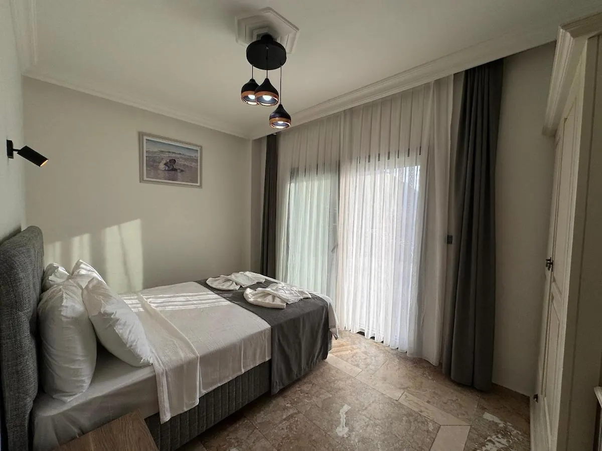 White Deluxe Villa فتحية