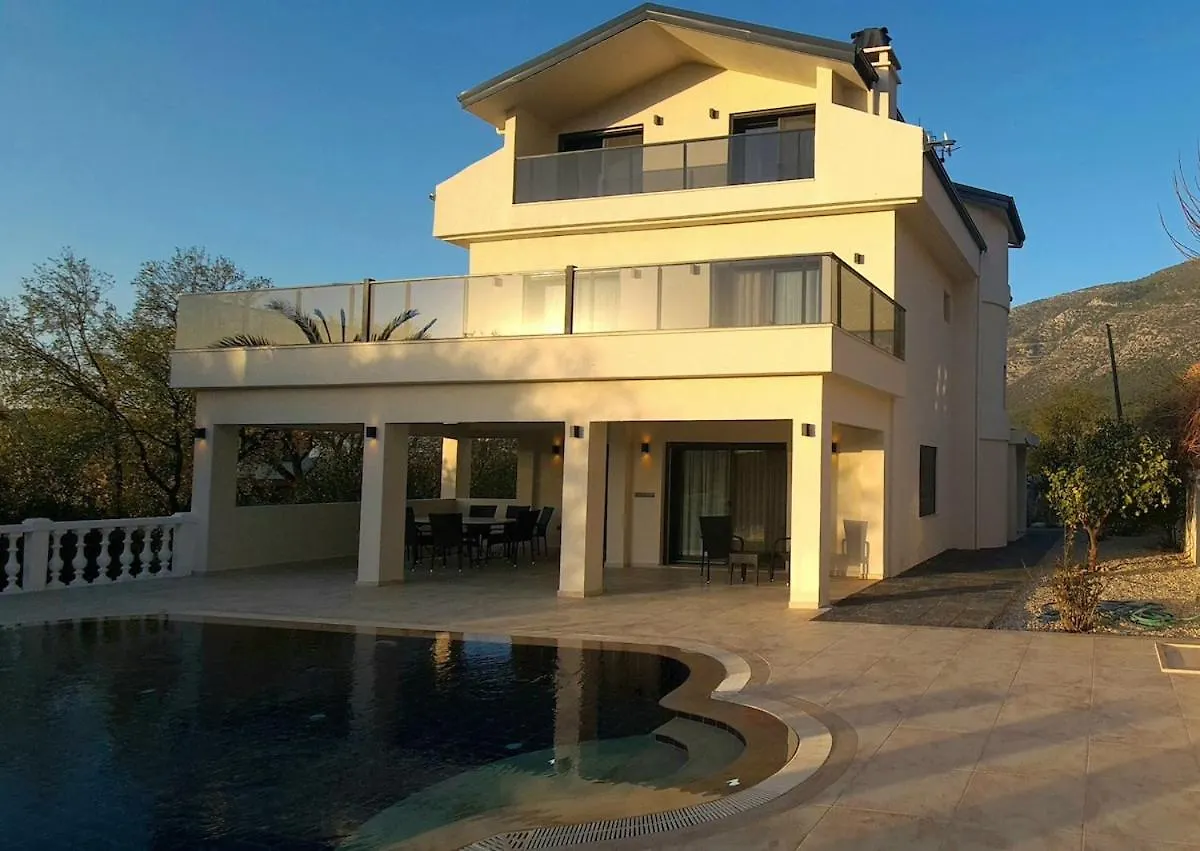 White Deluxe Villa فتحية تركيا