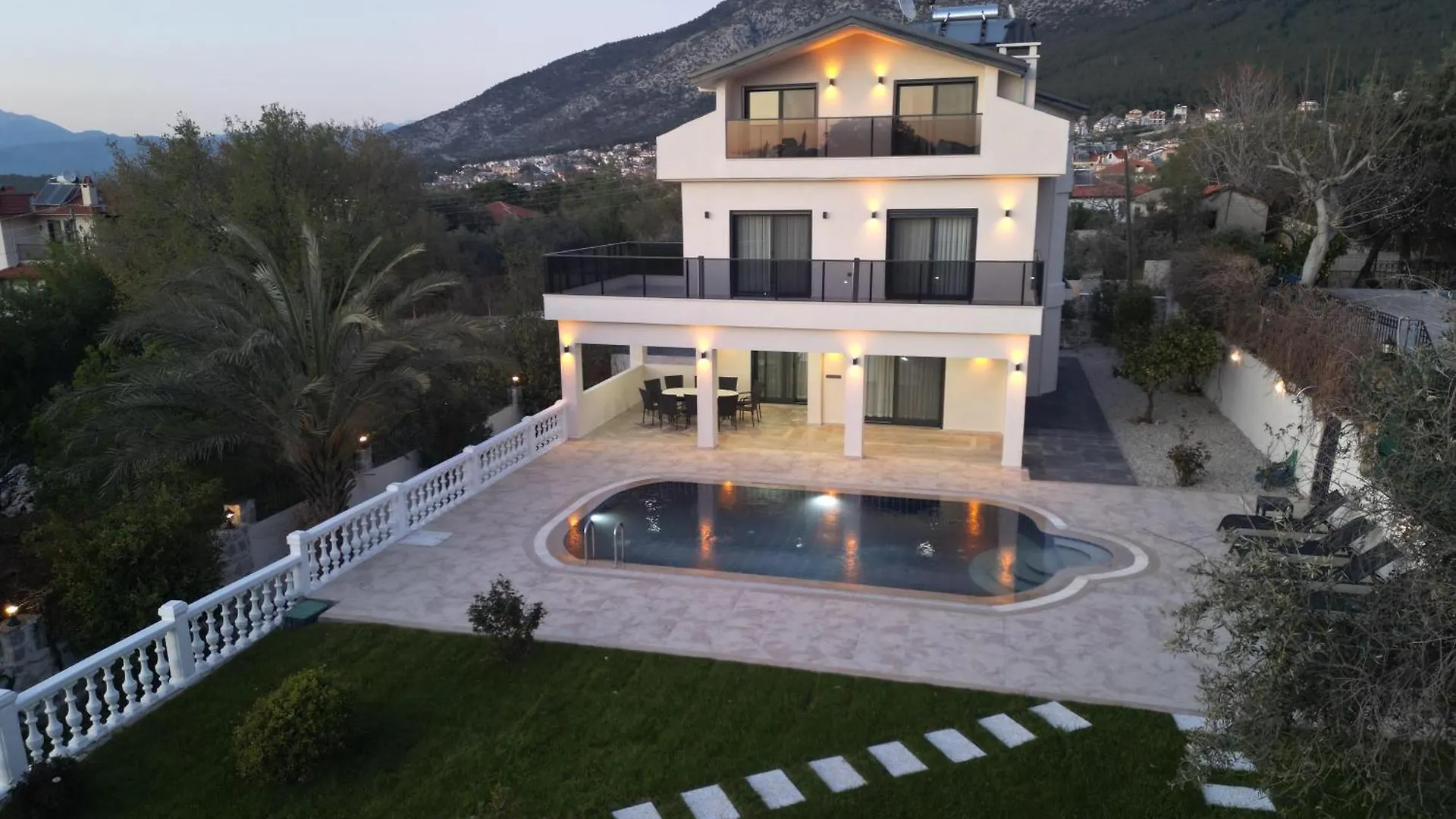 White Deluxe Villa فتحية تركيا
